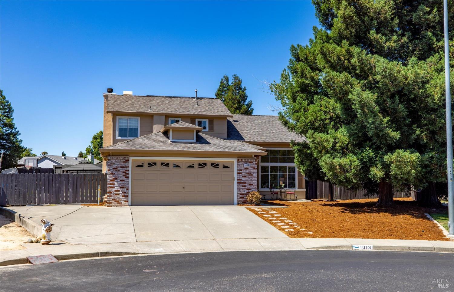 Property Photo:  1013 Flint Court  CA 95687 