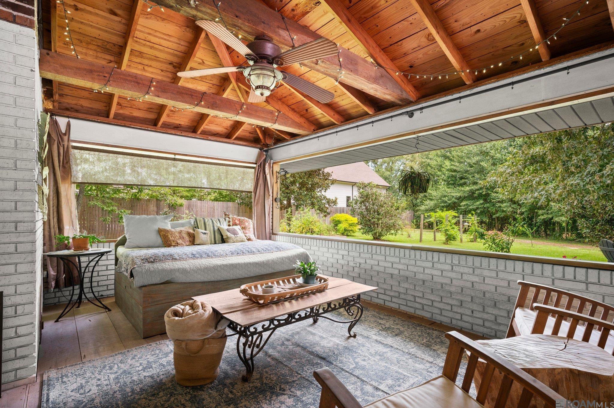Property Photo:  537 NE Centerville St  LA 70726 