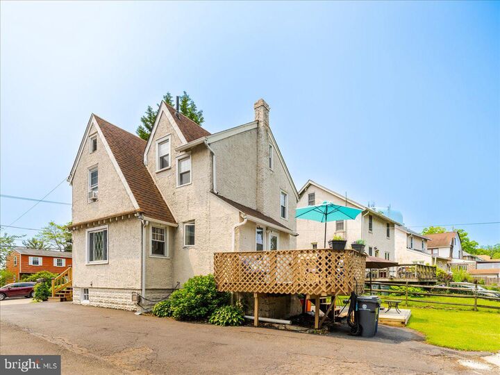 Property Photo: 1086 Edge Hill Road PA 19001