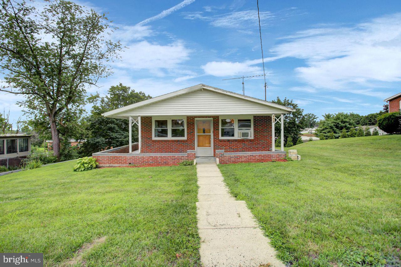 Property Photo: 806 Highland Drive PA 17202