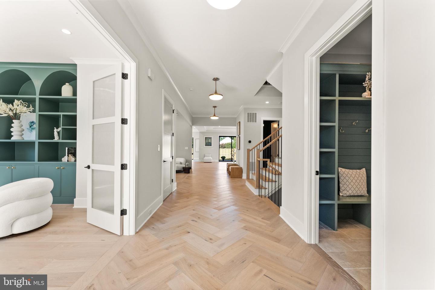 Property Photo: 324 Tapawingo Road SE VA 22180