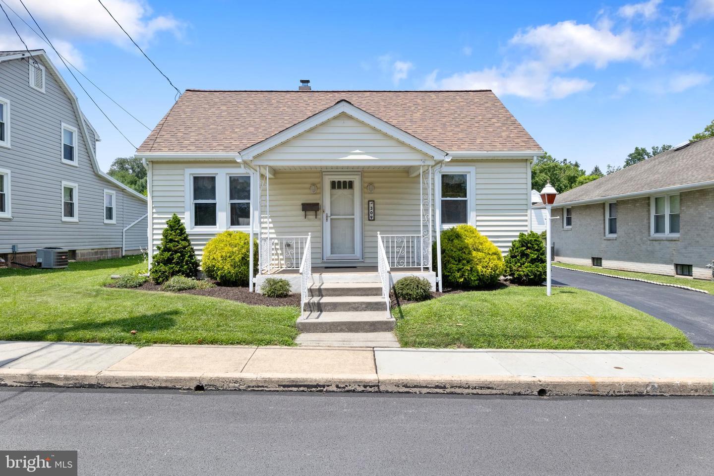 Property Photo:  309 Cooper Street  PA 17345 