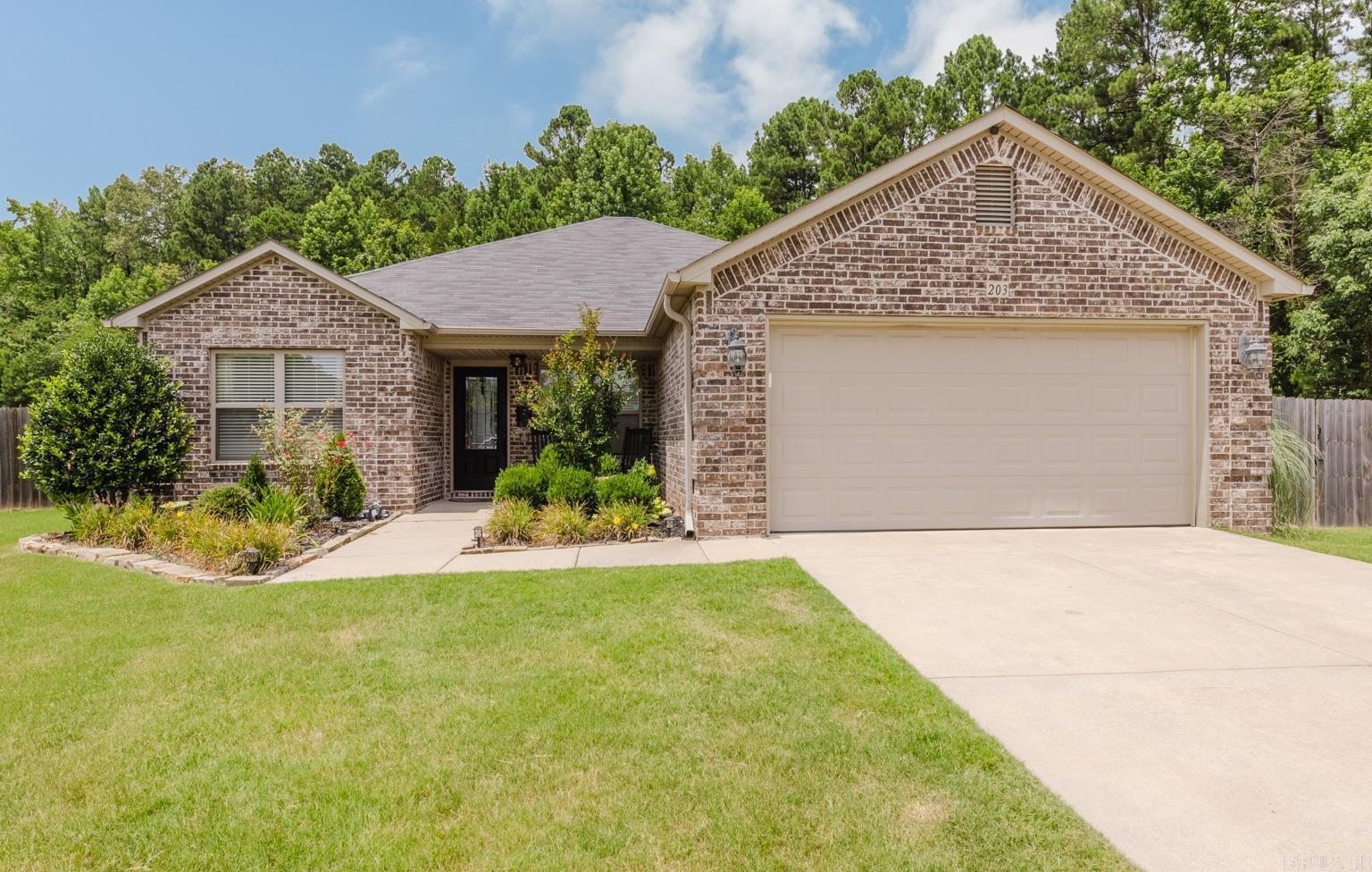 Property Photo: 203 Crossing Place AR 72022