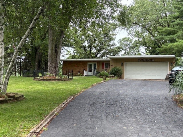 Property Photo: 2119 Lakeview Ridge Dr NE IA 52333