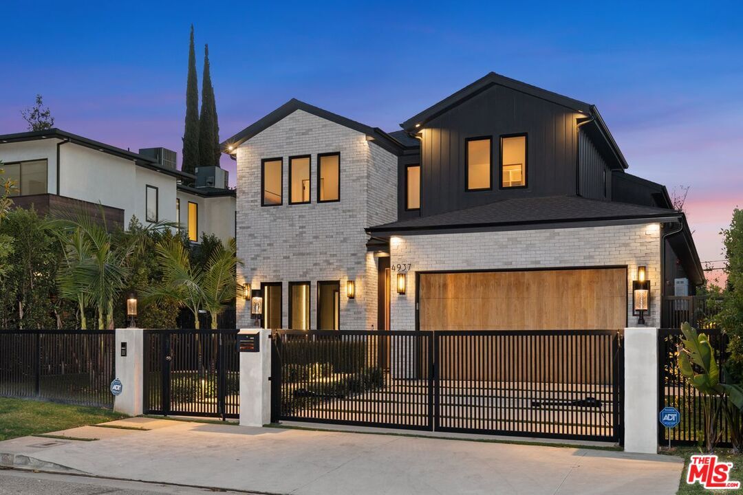 Property Photo: 4937 Rubio Ave CA 91436