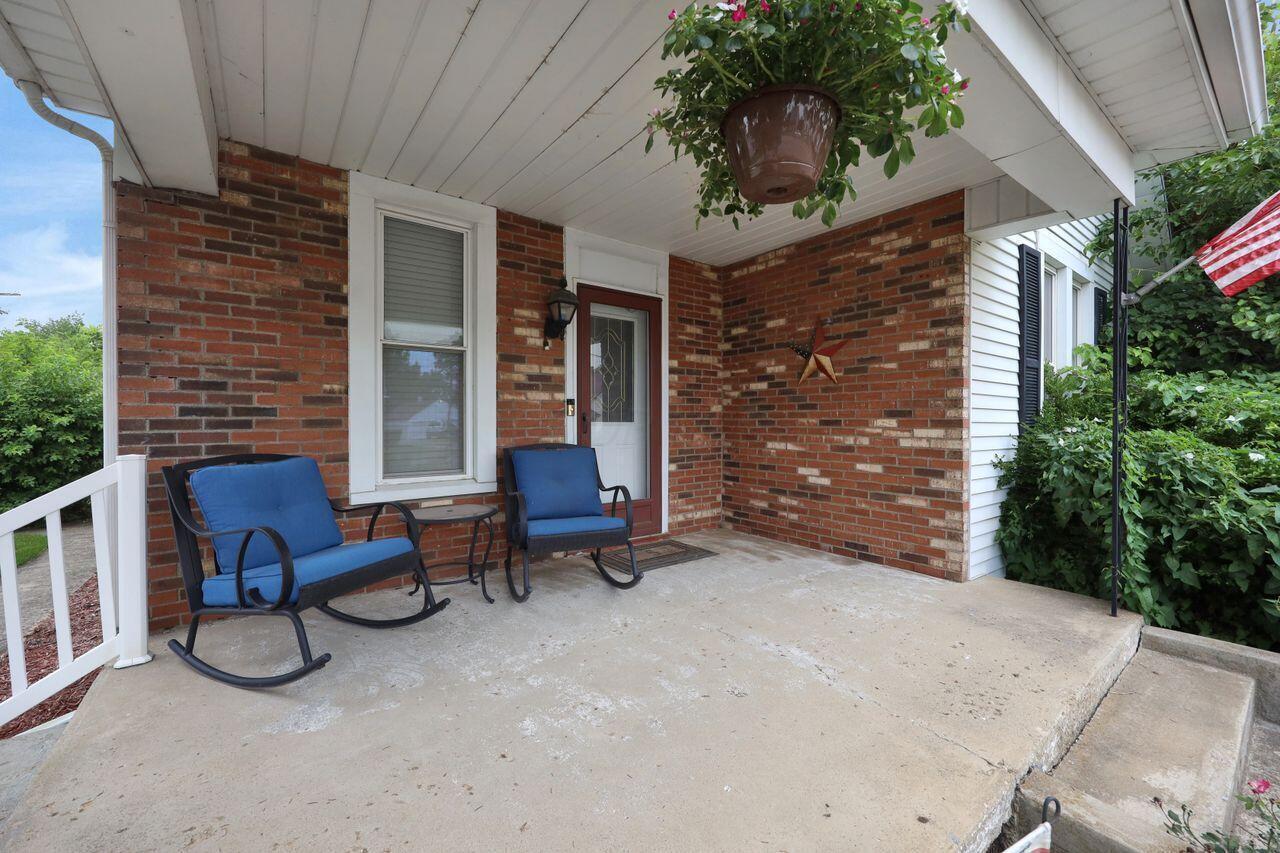 Property Photo:  1102 Columbus Street  OH 43126 