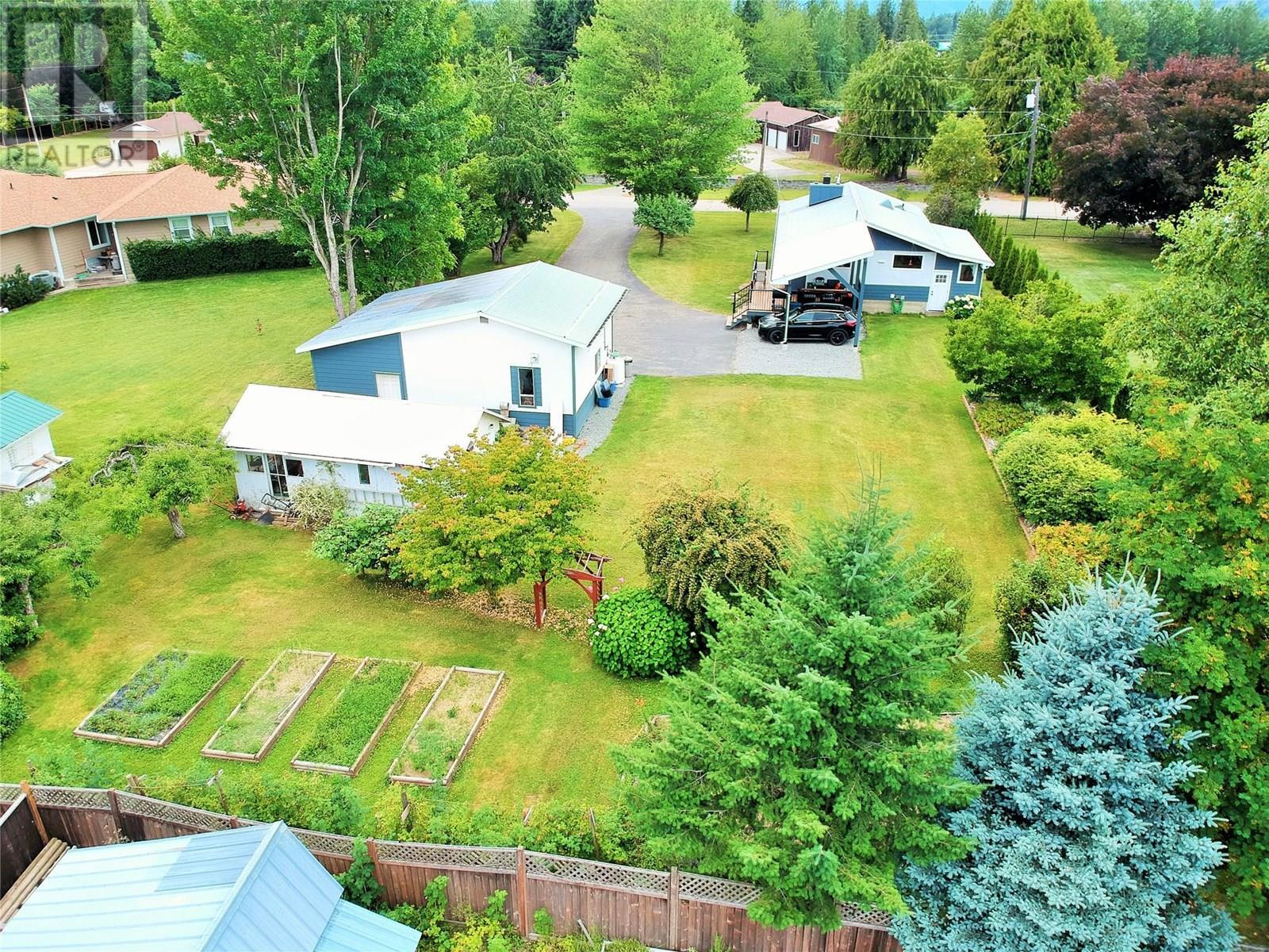 Property Photo: 1421 Rauma Avenue BC V0E 2V4