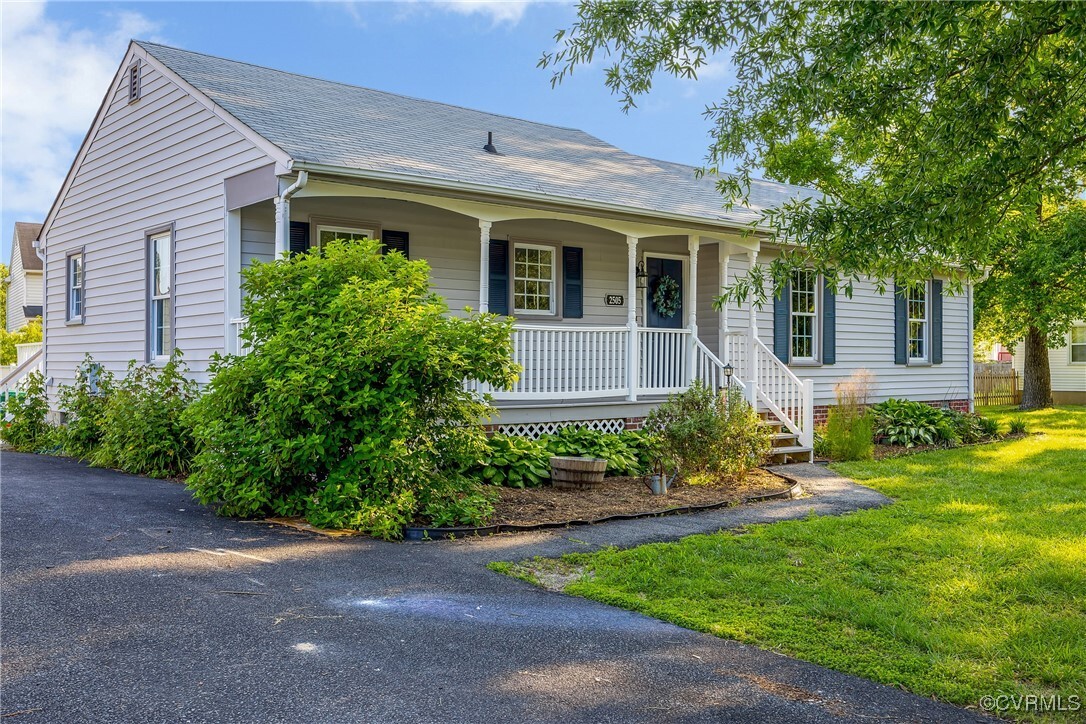Property Photo: 2505 Winston Court VA 23060