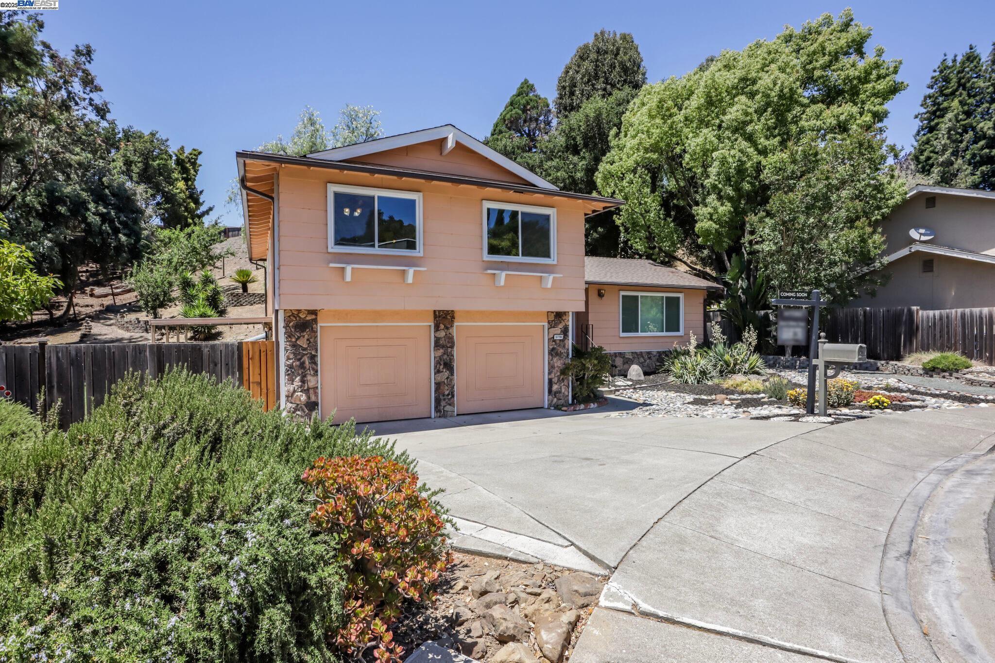 Property Photo: 5778 Mountain Ct CA 94552