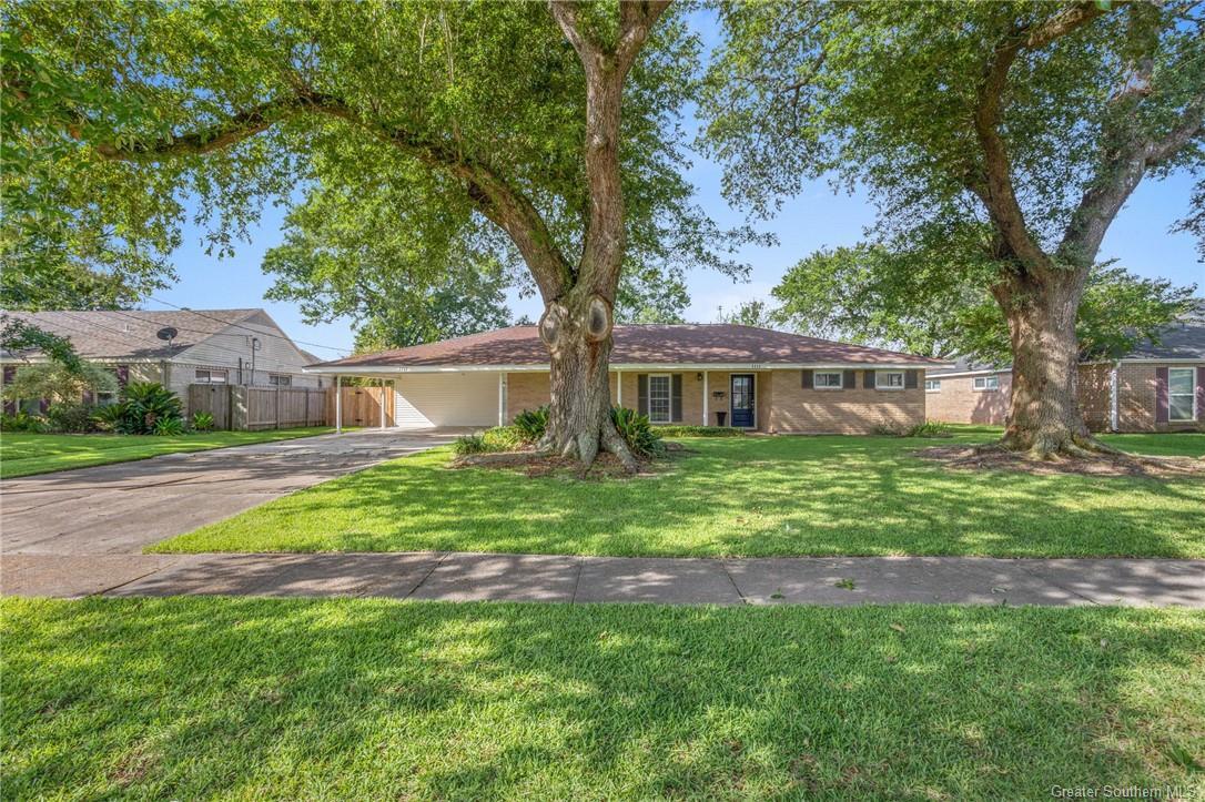 1111 Jefferson Drive  Lake Charles LA 70605 photo