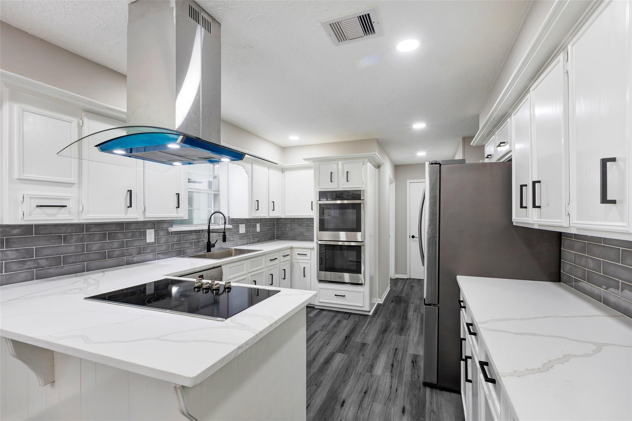 Property Photo: 5206 Summerfield Lane TX 77379