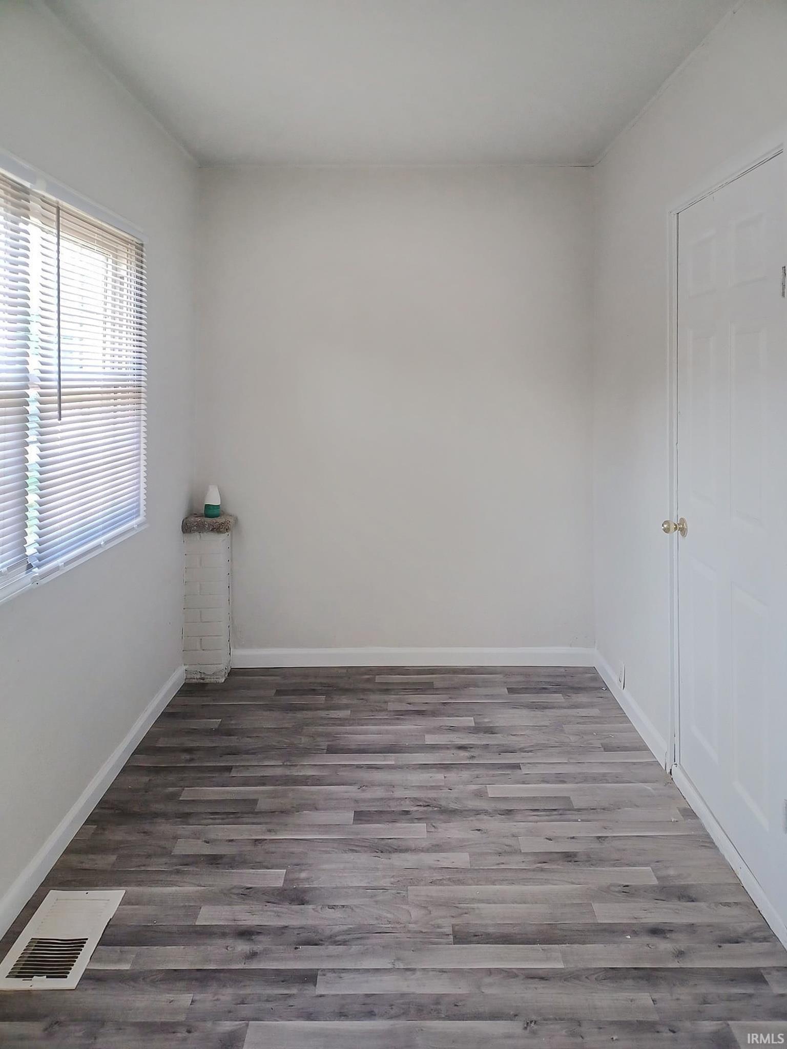 Property Photo: 1418 E Jackson Avenue IN 47714