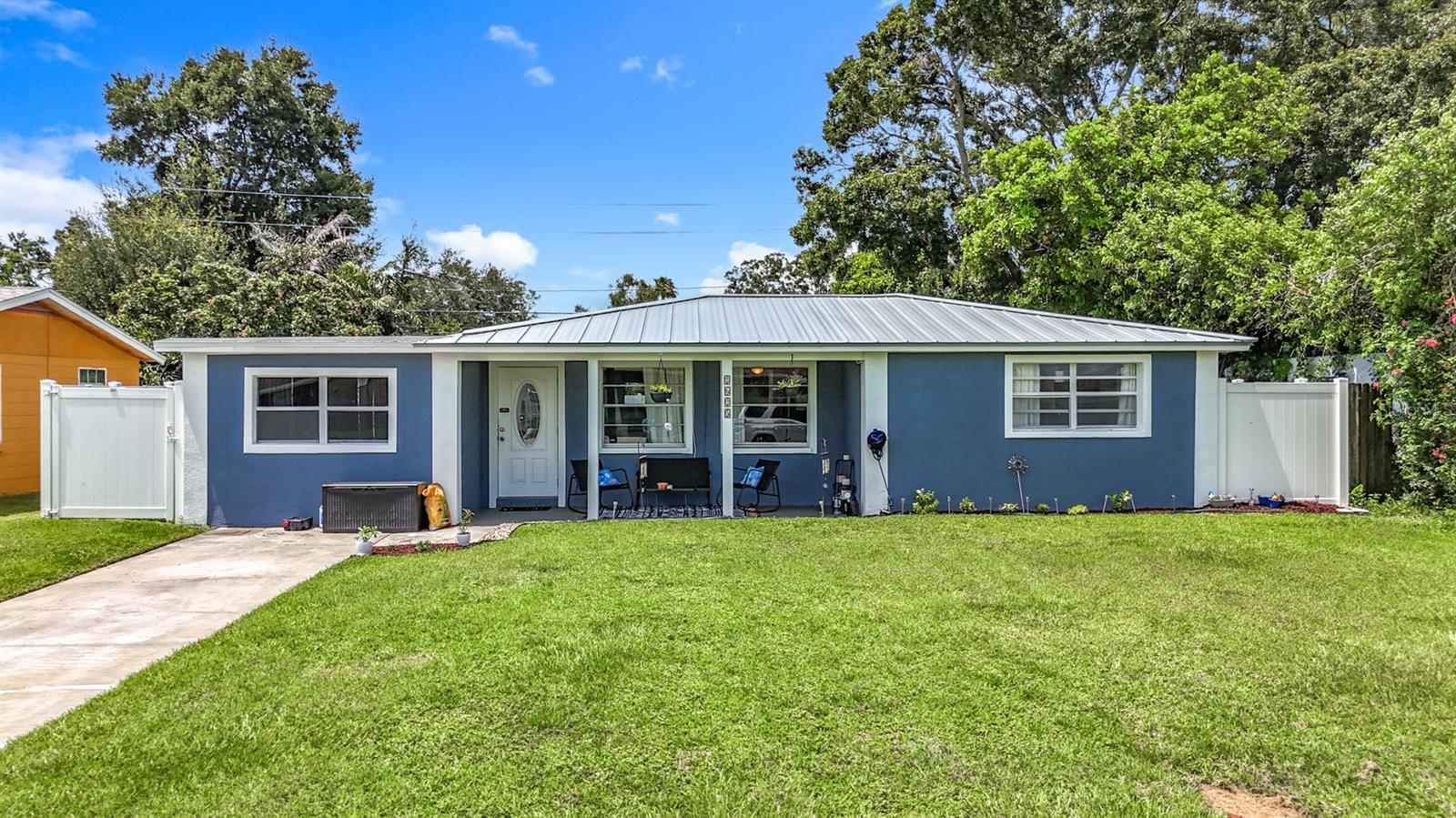 Property Photo: 2625 46th Avenue N FL 33714