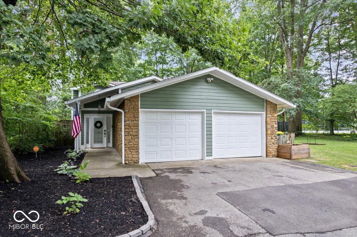 Property Photo: 9039 Ripon Court IN 46268
