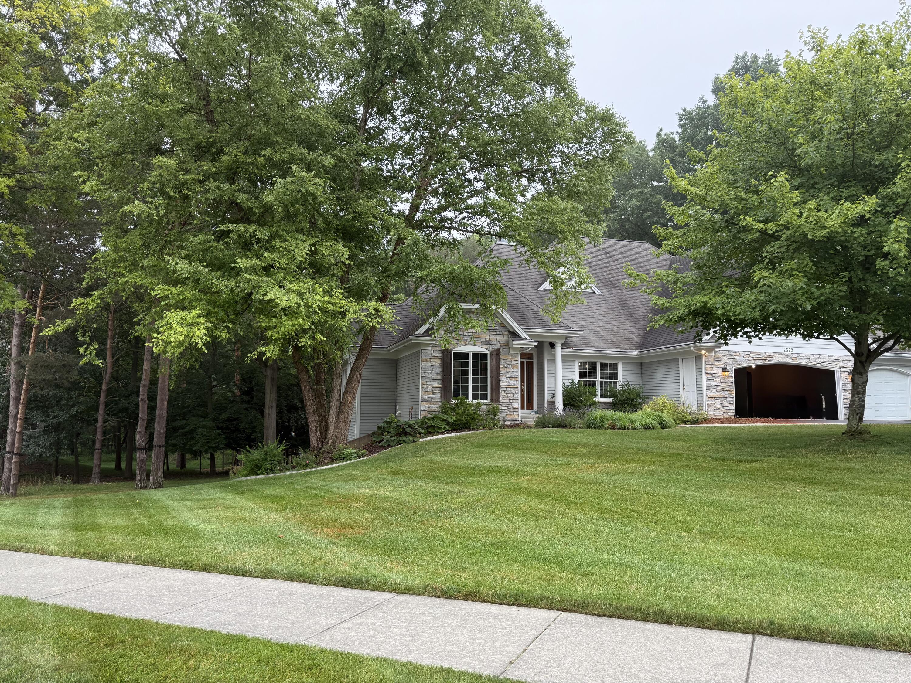 Property Photo: 2322 Hearthside Drive SE MI 49301