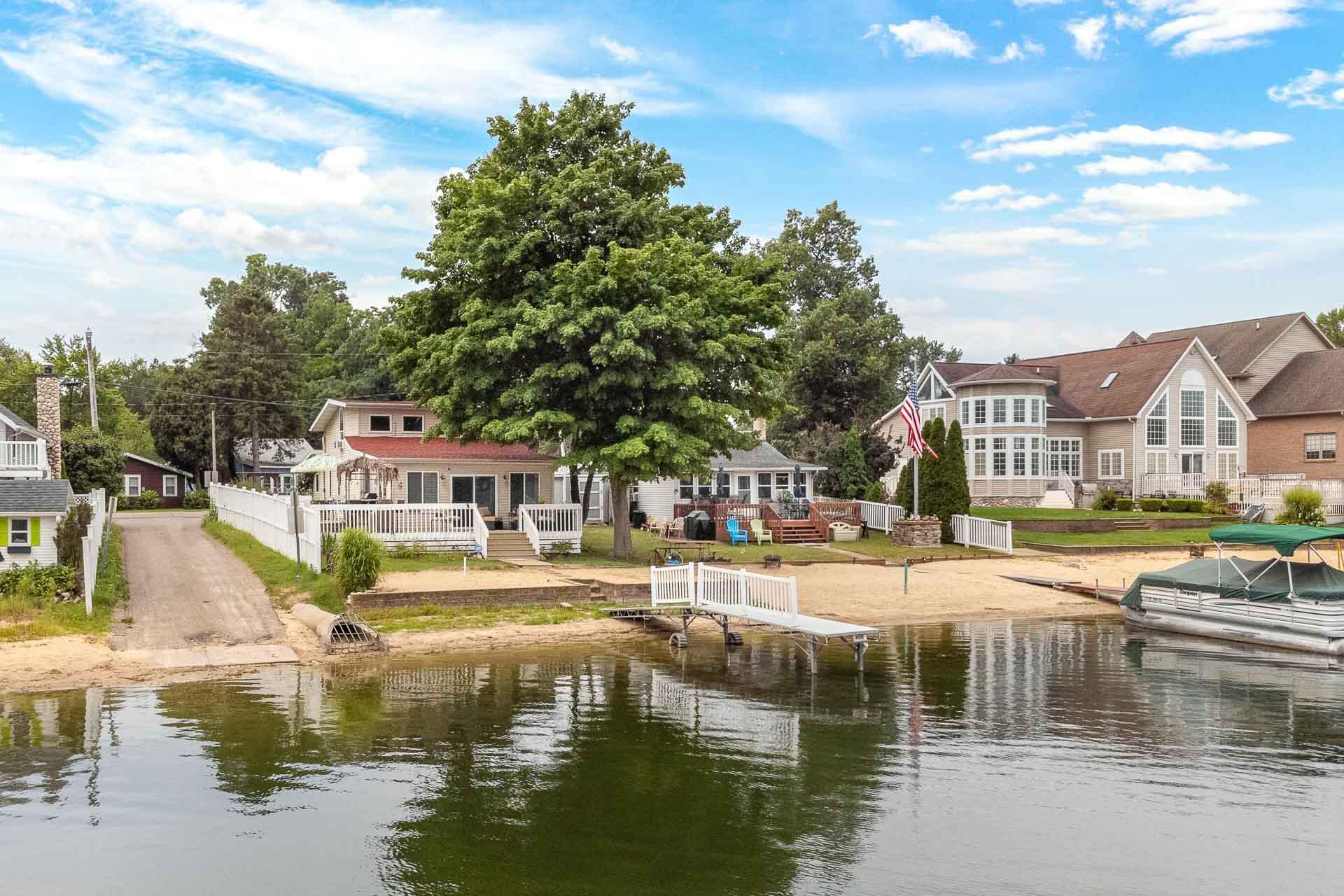 Property Photo: 2587 Lake Shore Drive MI 49120