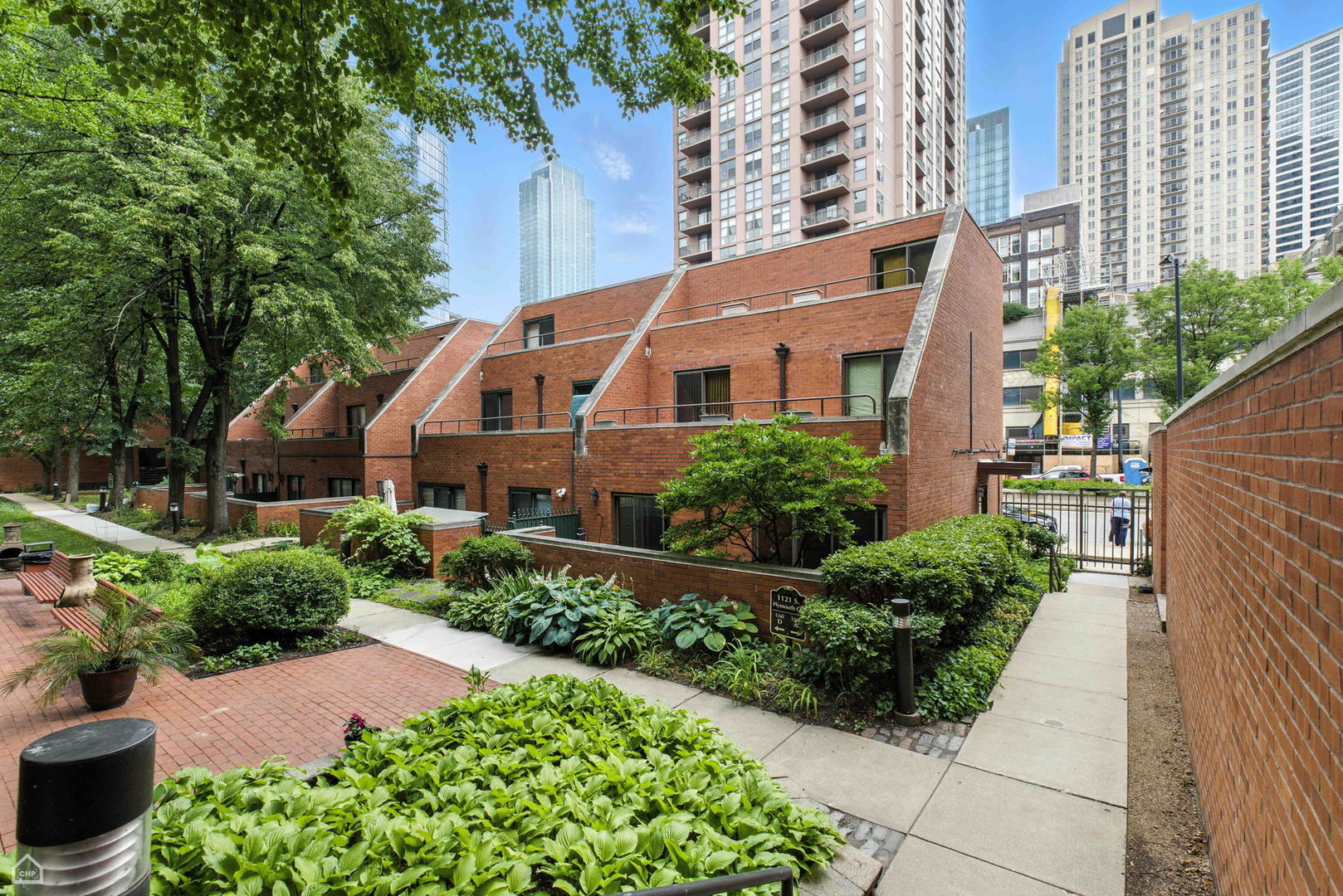 Property Photo: 1121 S Plymouth Court A IL 60605