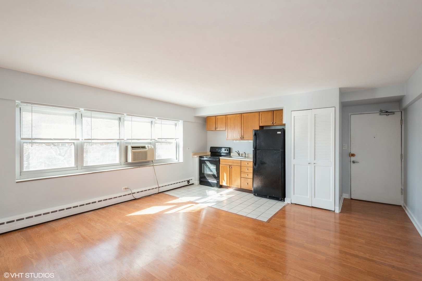 Property Photo: 4950 N Marine Drive 404 IL 60640