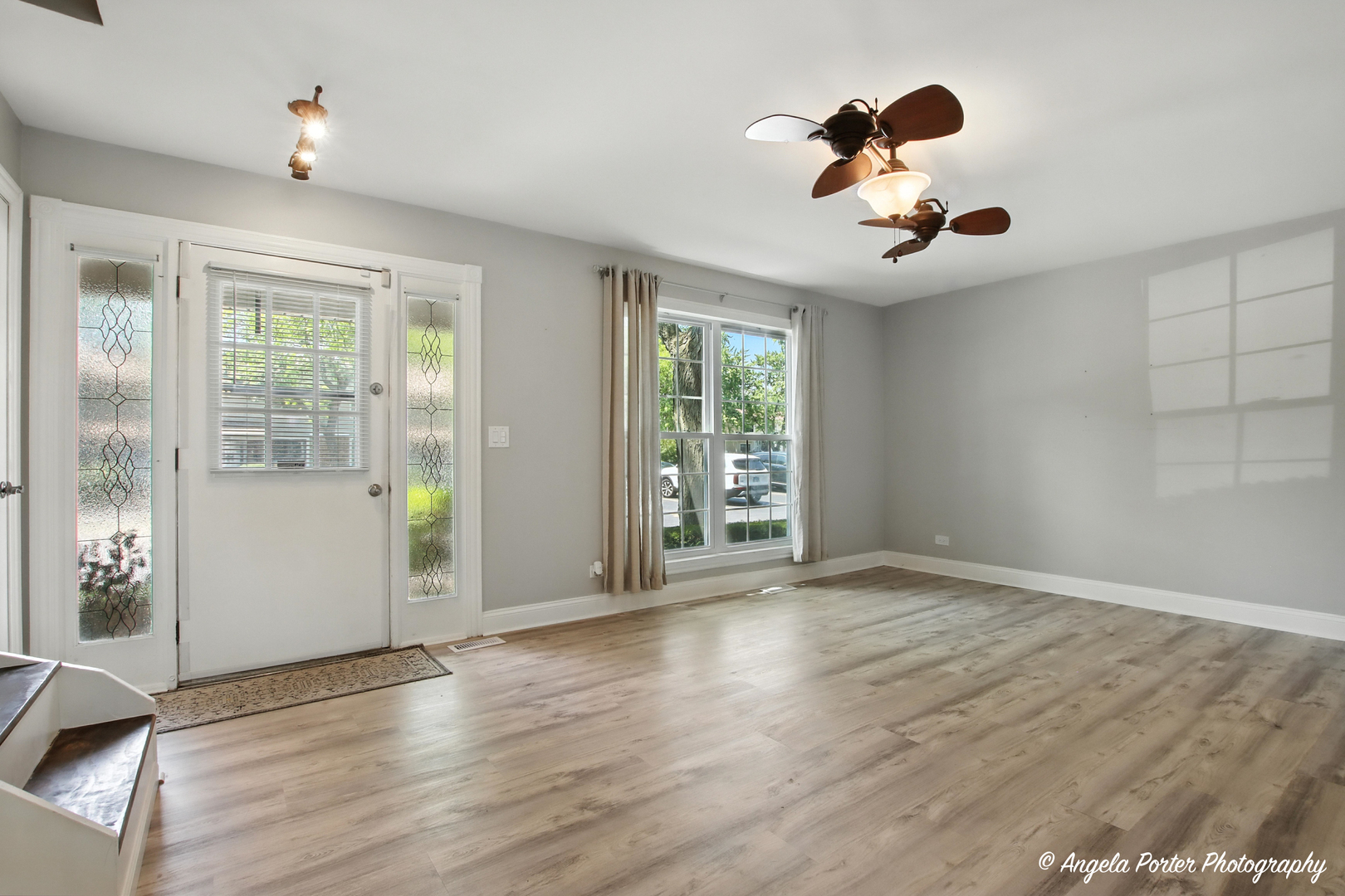 Property Photo: 4179 Brentwood Lane IL 60087