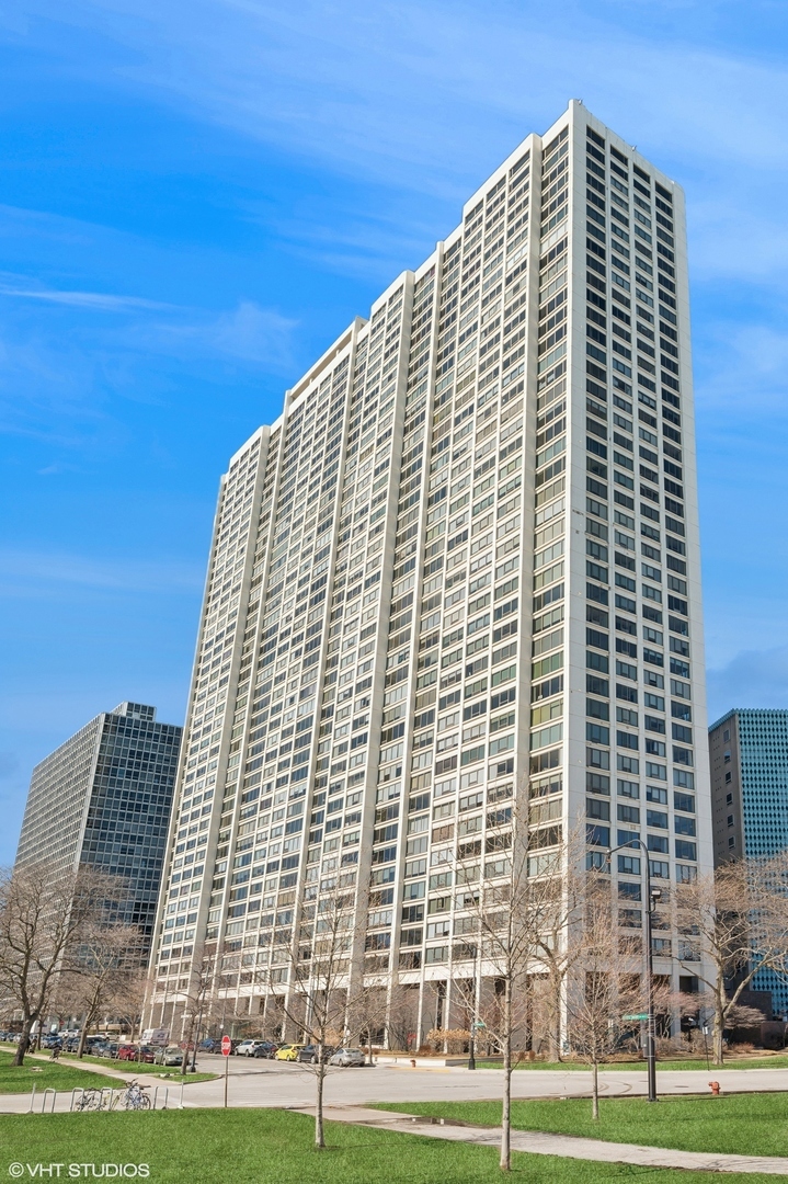 Property Photo: 2800 N Lake Shore Drive 2610 IL 60657