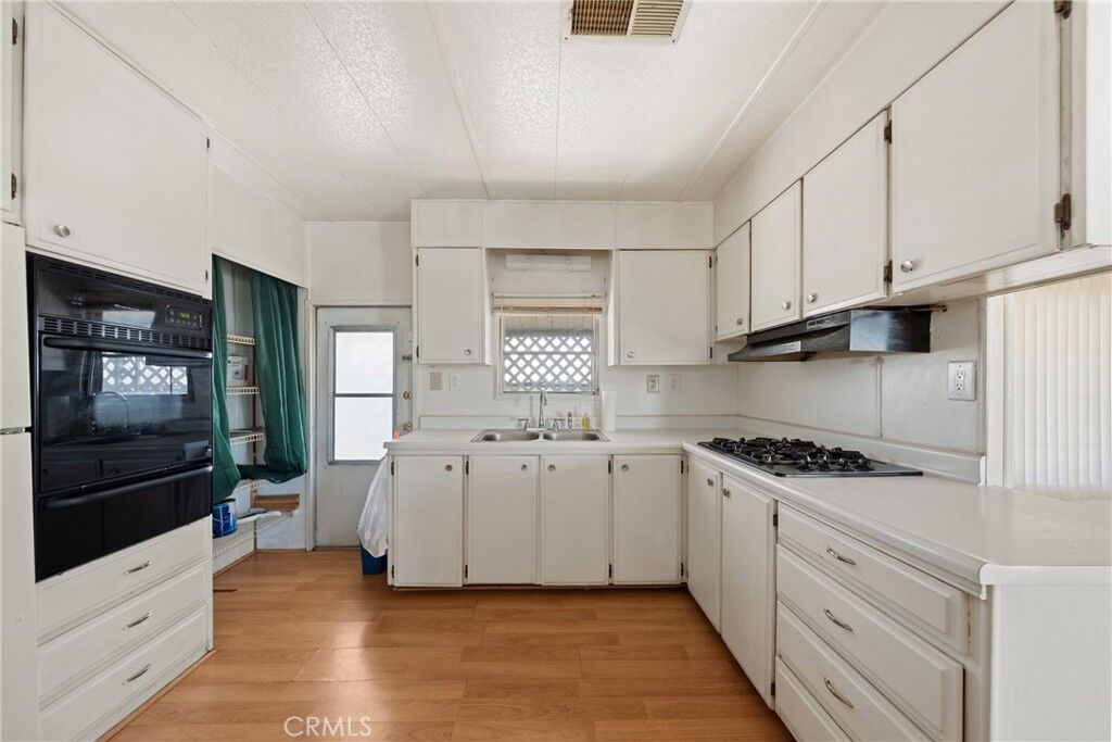 Property Photo: 1380 W Florida 22 CA 92543