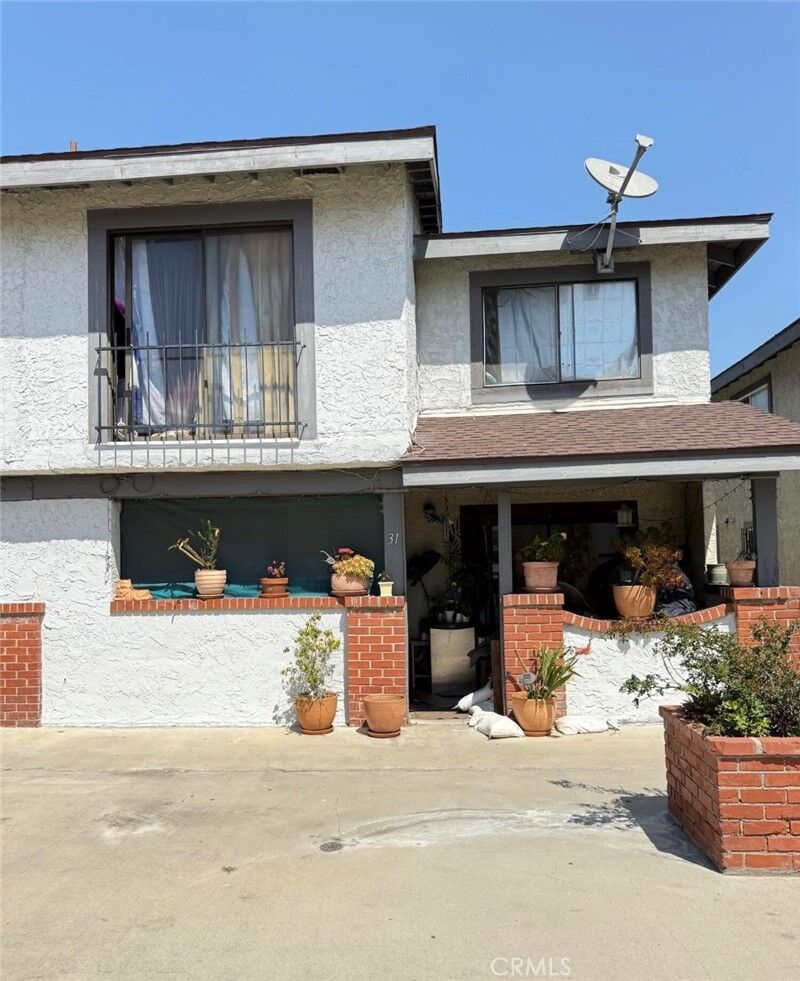 Property Photo: 1239 W Rosecrans CA 90247