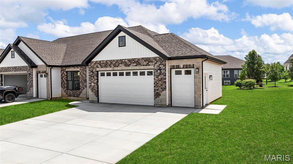 Property Photo: 227 Pierce View Circle 29B MO 63385