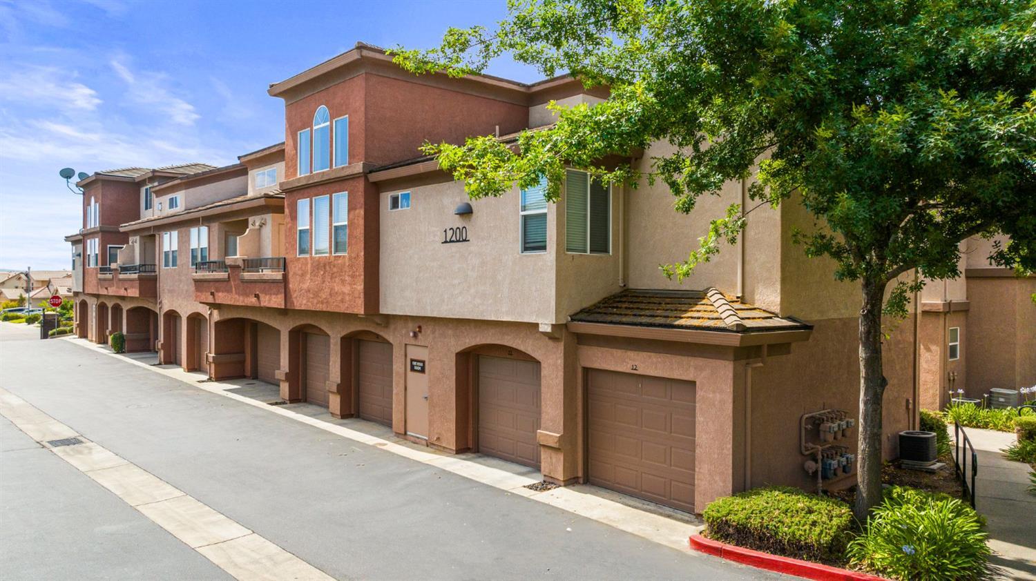 Property Photo: 1200 Moon Circle 1222 CA 95630
