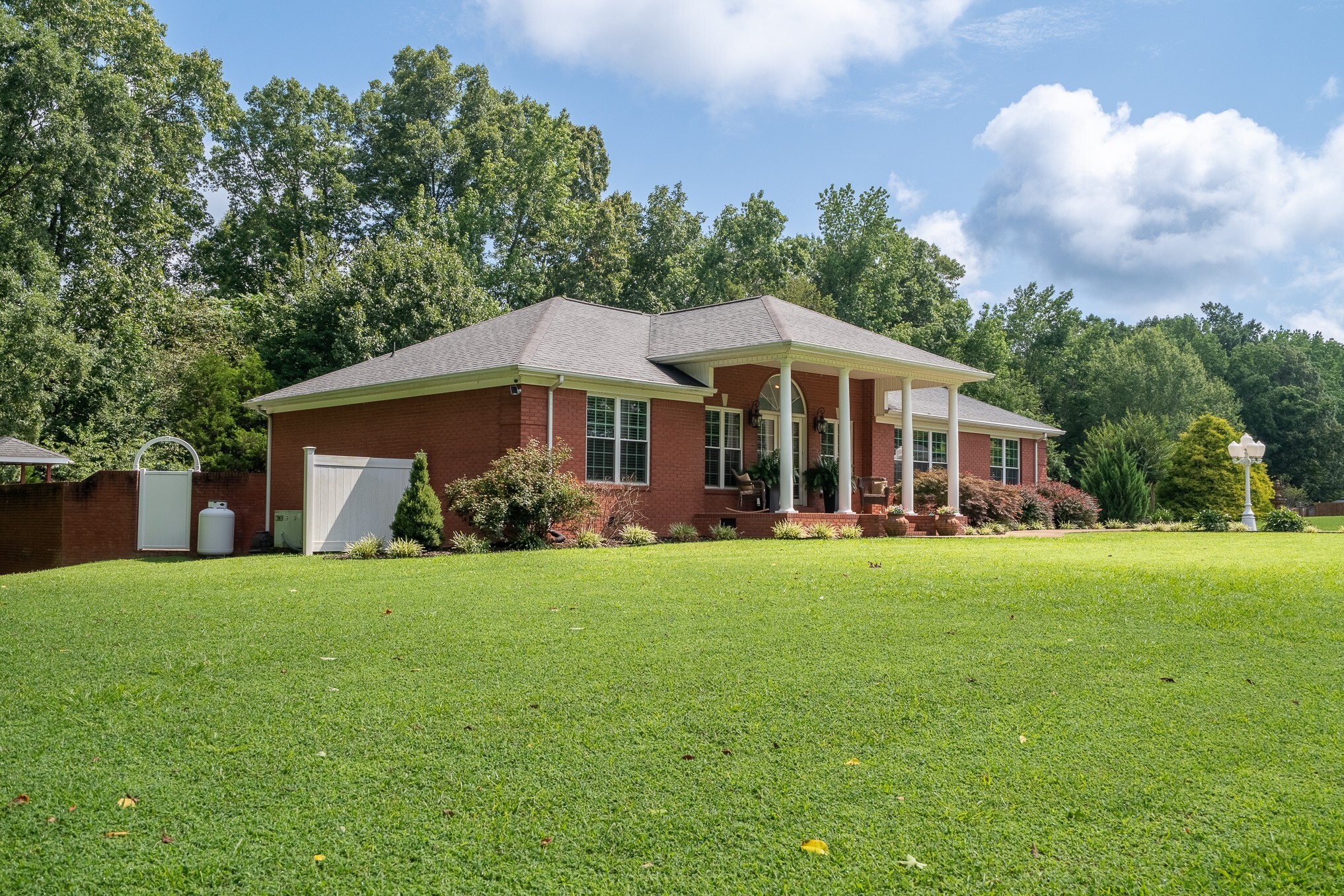 Property Photo: 130 Fairway Cir TN 38469