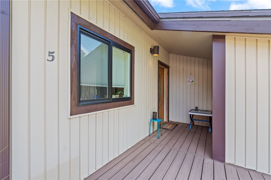 Property Photo:  5 White Oak Lane  AR 72631 