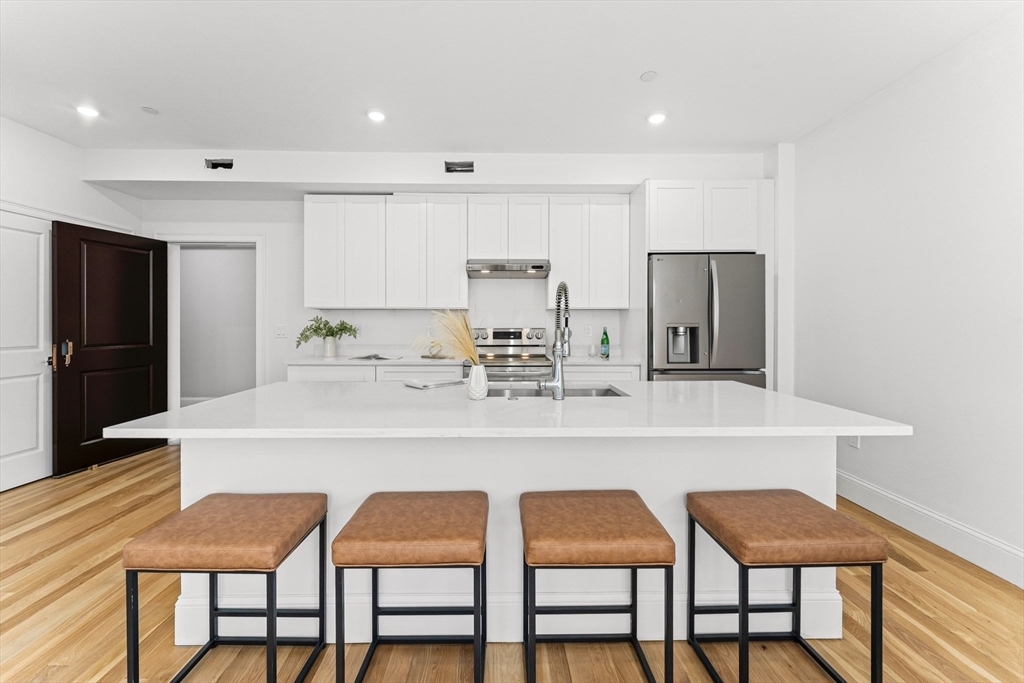 Property Photo: 272 Lincoln St 302 MA 01752