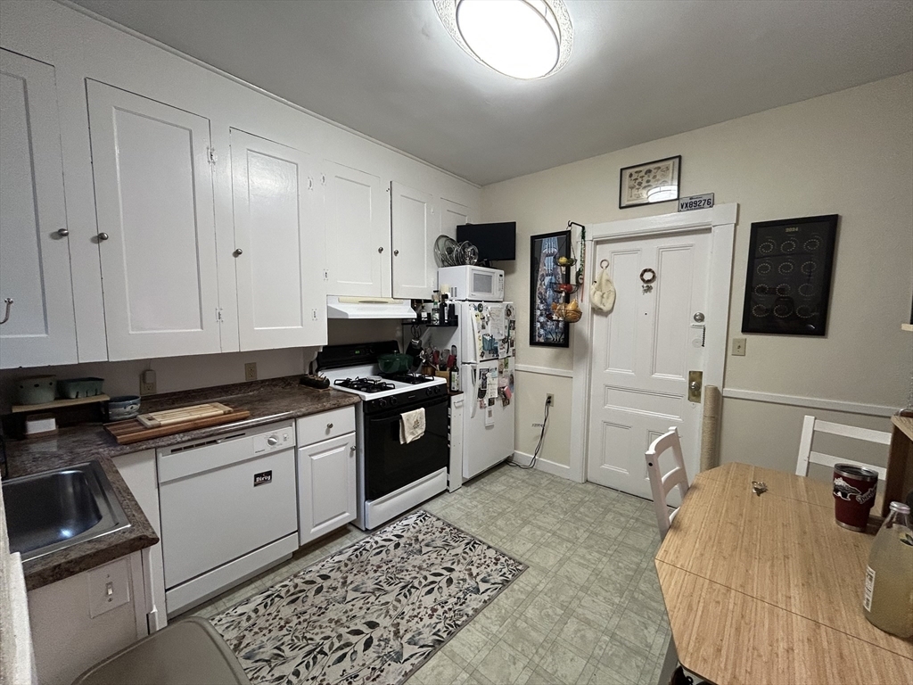 Property Photo: 15 Park Street 1L MA 01752