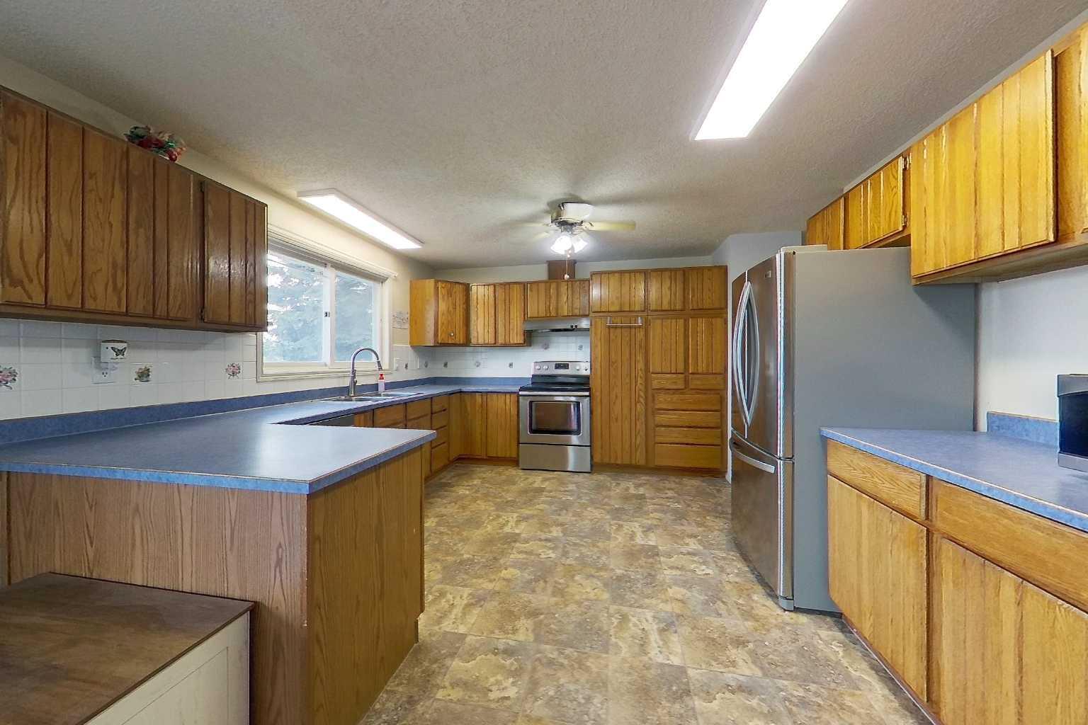 Property Photo: 305 6 Avenue NW AB T0G 2A1