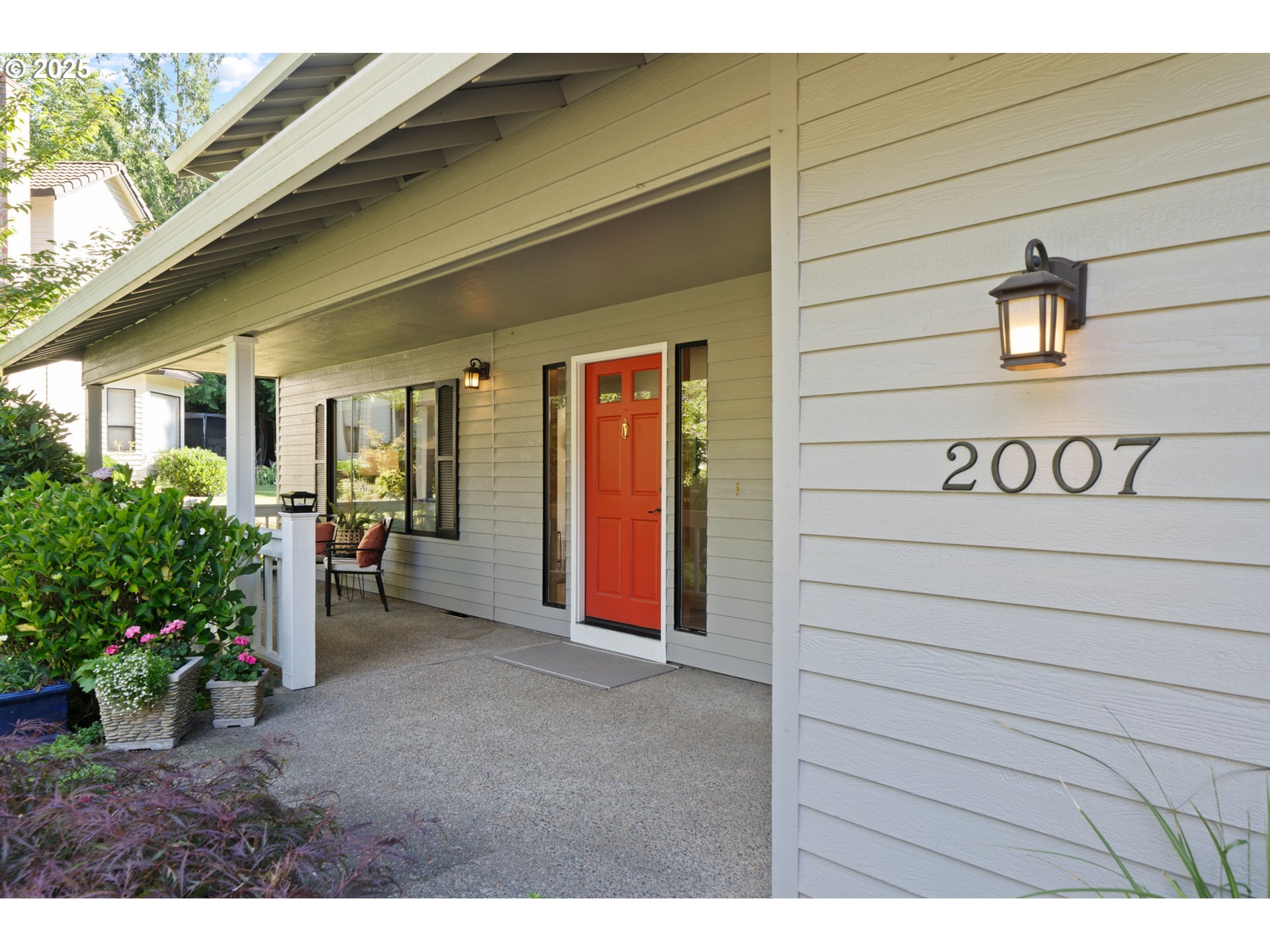Property Photo: 2007 SW Arnold St OR 97219