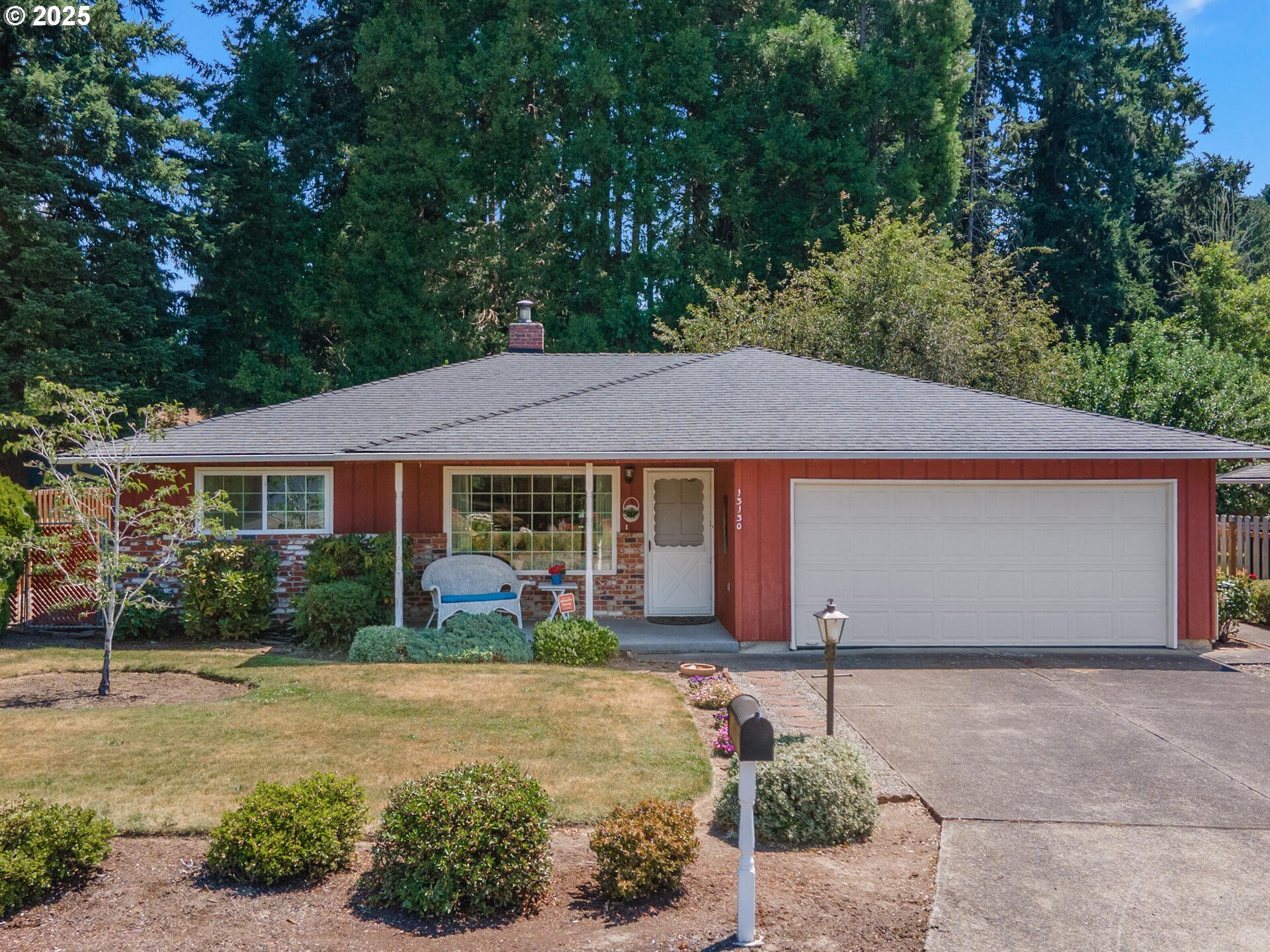 Property Photo: 13130 SE 45th Ave OR 97222