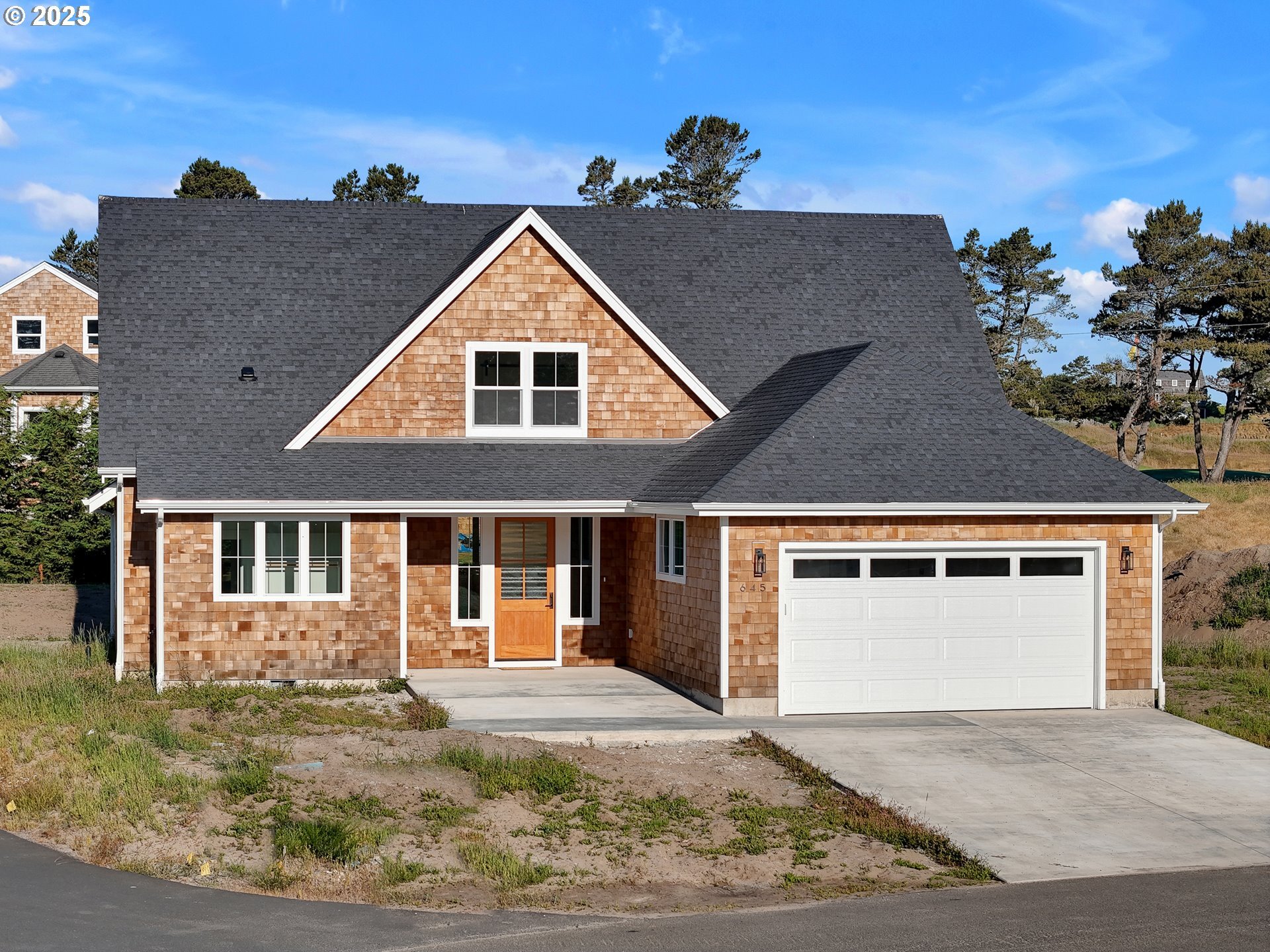 Property Photo: 645 Meadow Ln OR 97138