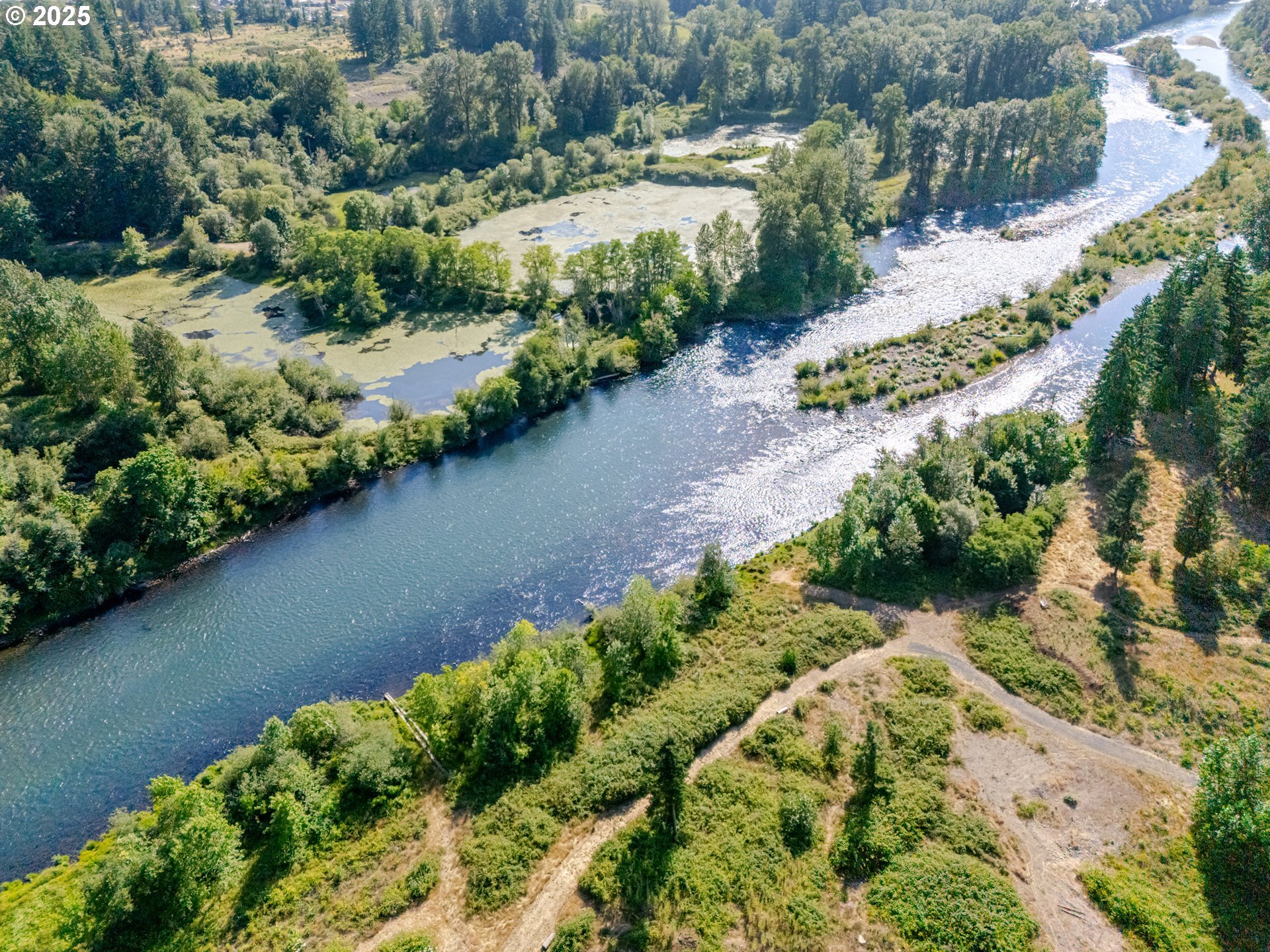 Property Photo: 42688 N River Dr OR 97386