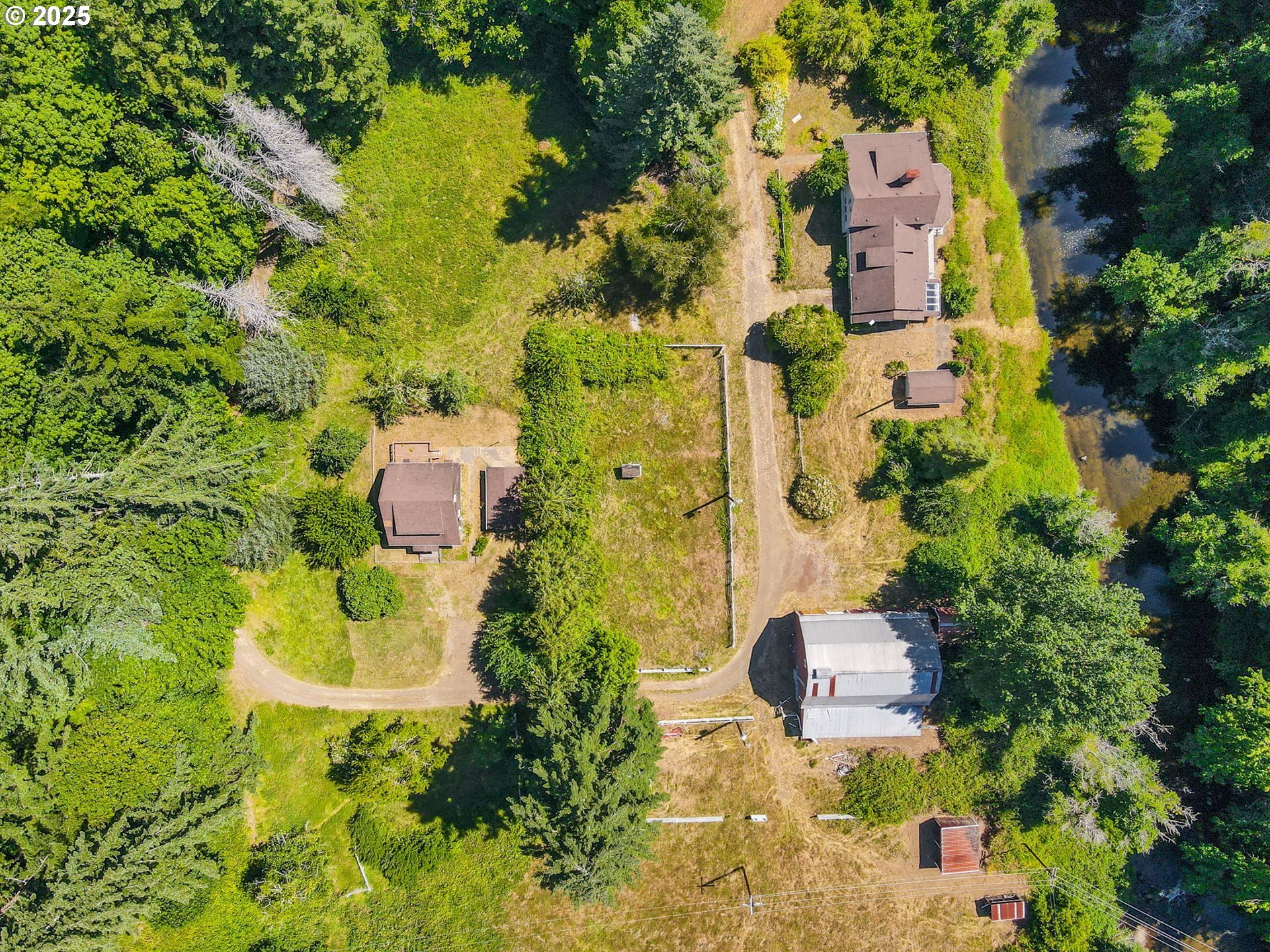 Property Photo: 90450 Deadwood Creek Rd OR 97430