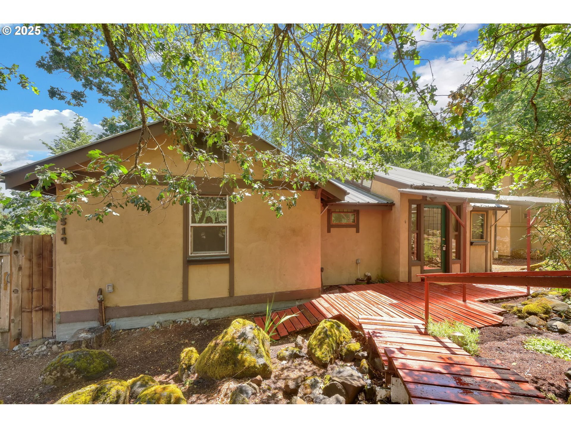 Property Photo: 3519 Willamette St OR 97405