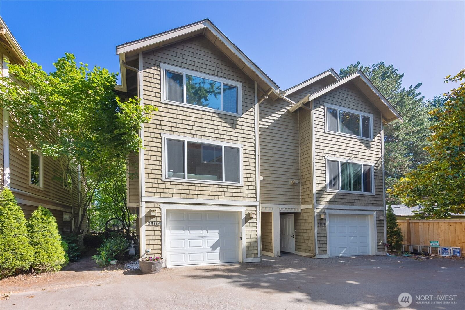 Property Photo: 2511 NE 125th St A WA 98125