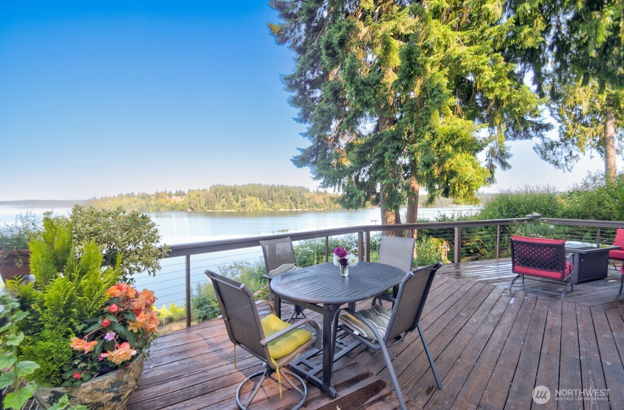 Property Photo:  551 SE Kamilche Shores Road  WA 98584 