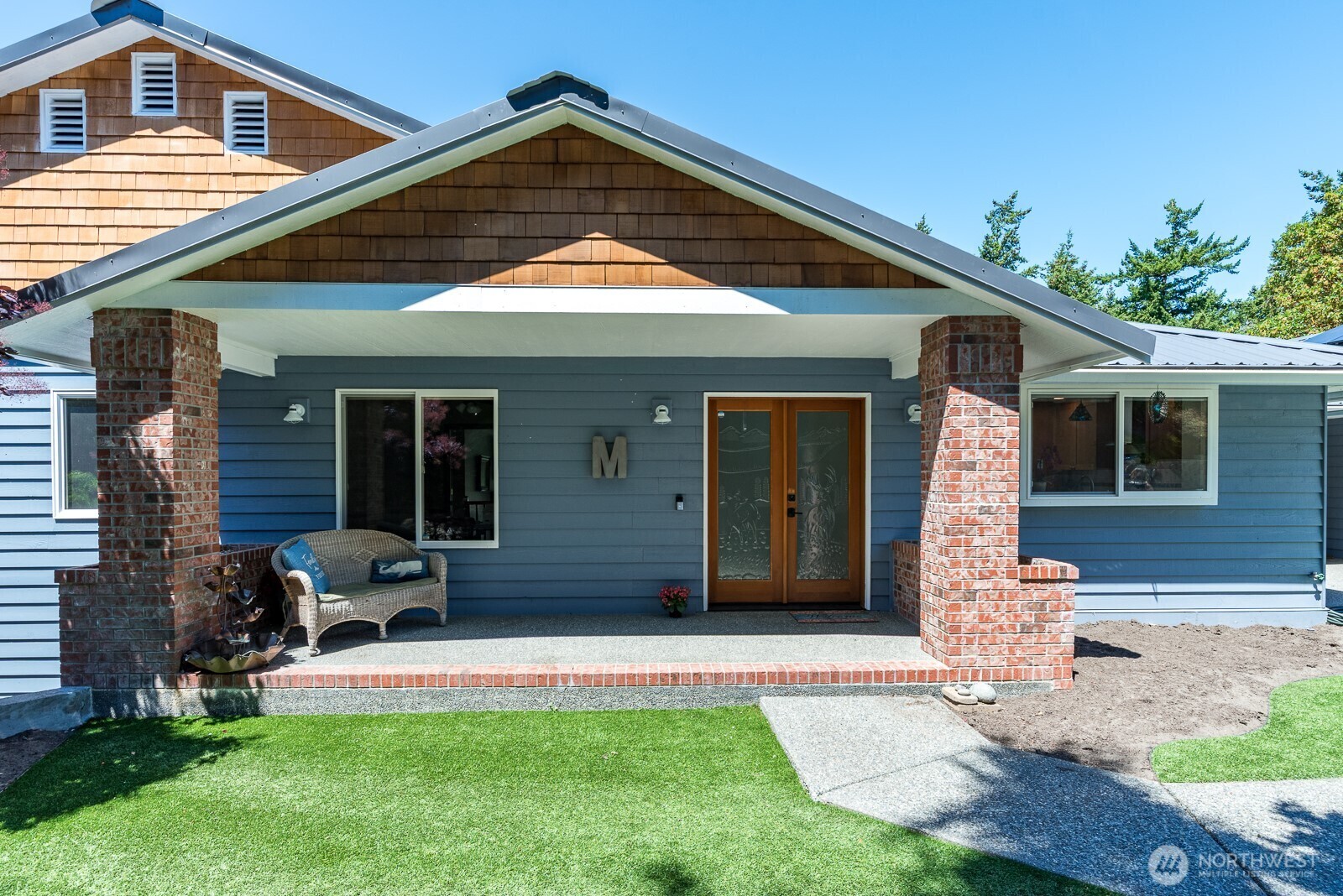 Property Photo: 1107 Puesta Del Sol WA 98282