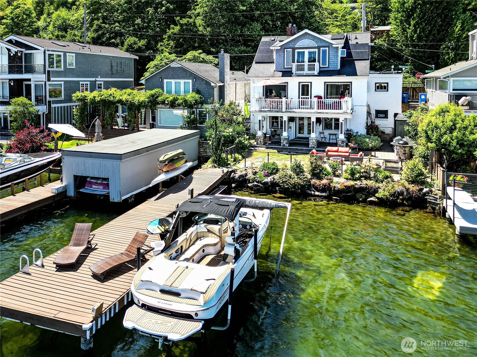 Property Photo: 11754 Riviera Place NE WA 98125