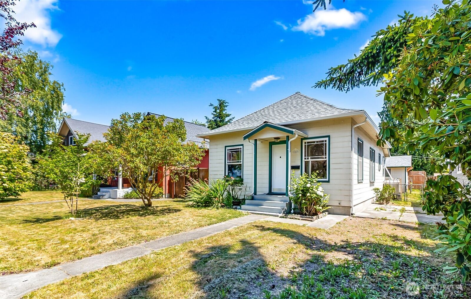 Property Photo:  1823  Rainier Avenue  WA 98201 