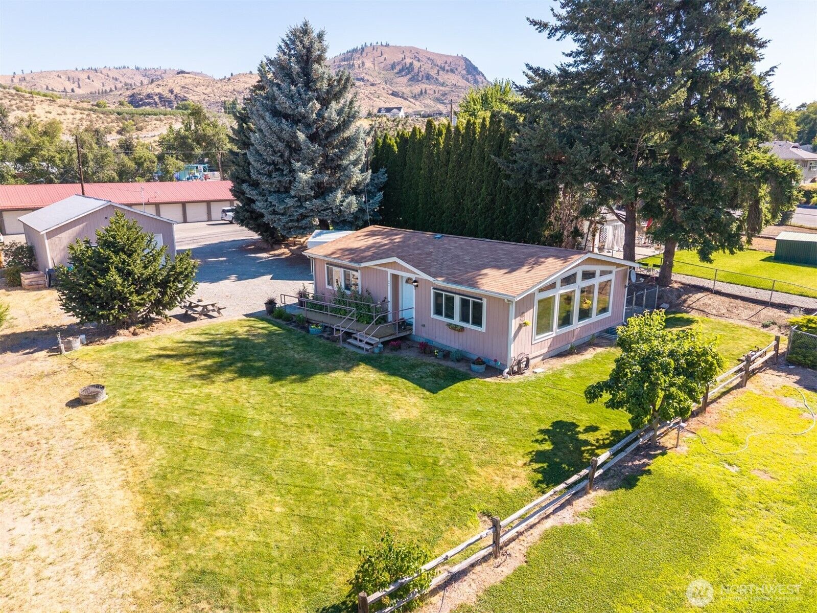 Property Photo:  804 E Wapato Avenue  WA 98816 