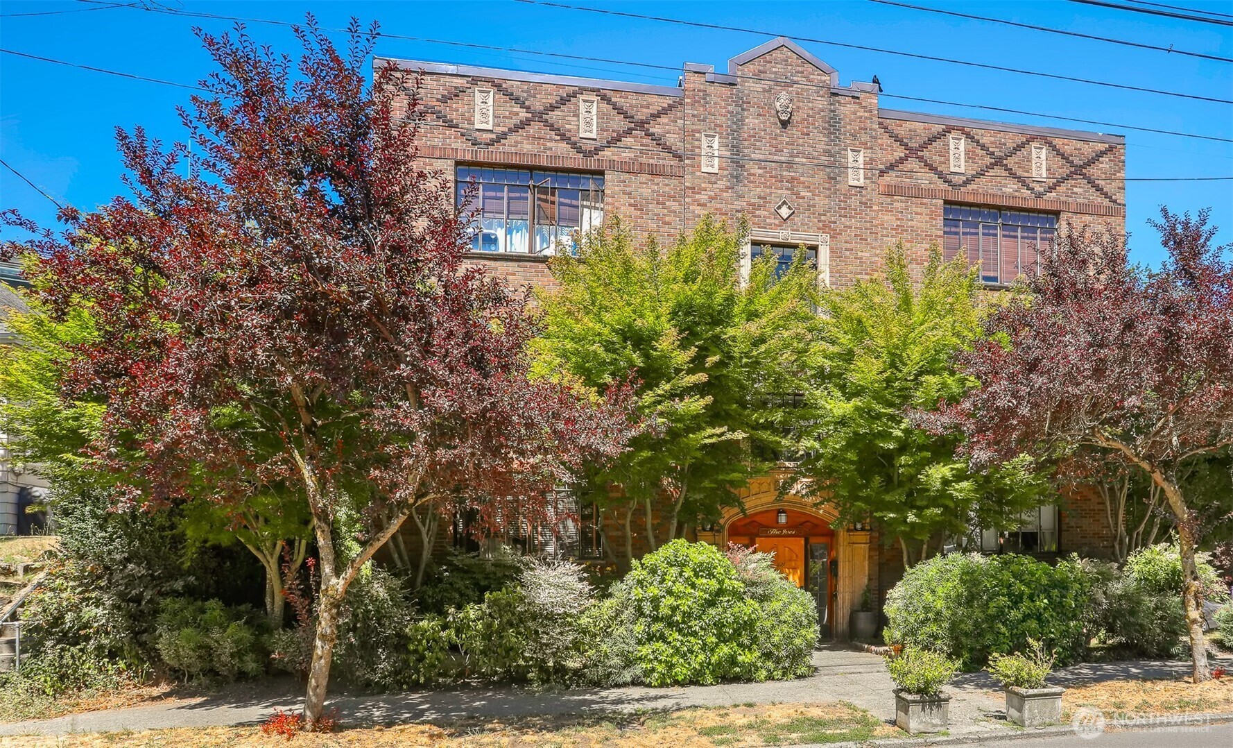 Property Photo: 3121 Franklin Avenue E 24 WA 98102