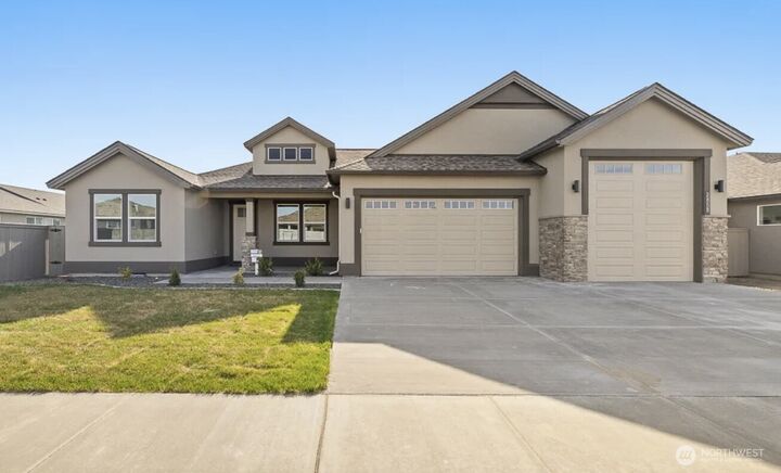 2829  Avrio Avenue  Richland WA 99354 photo