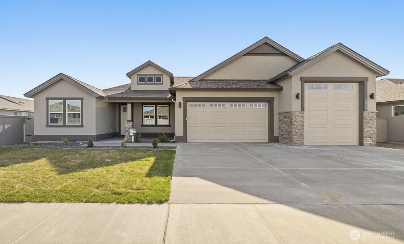 Property Photo: 2829 Avrio Avenue WA 99354