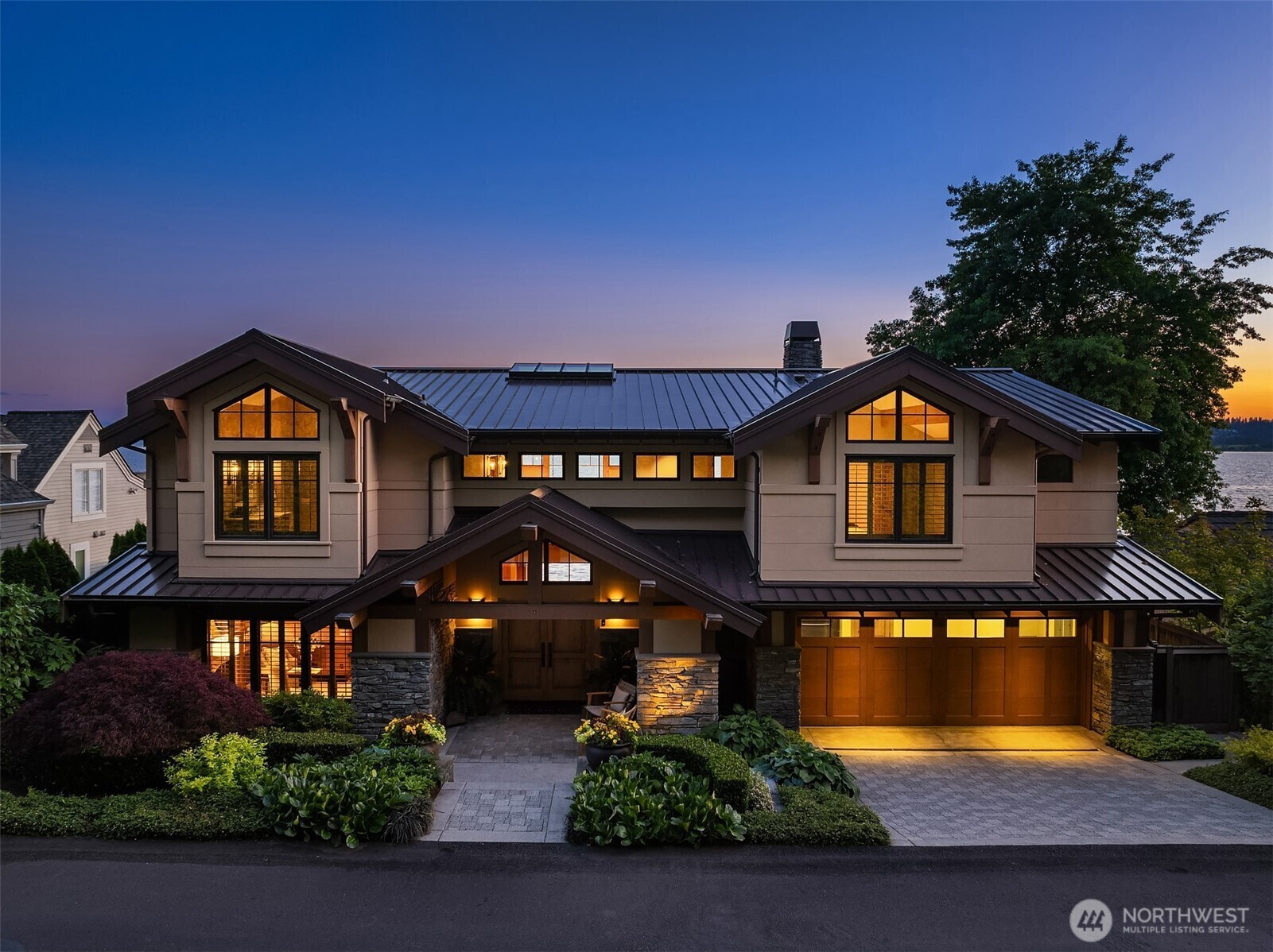 Property Photo: 245 Lake Avenue W WA 98033