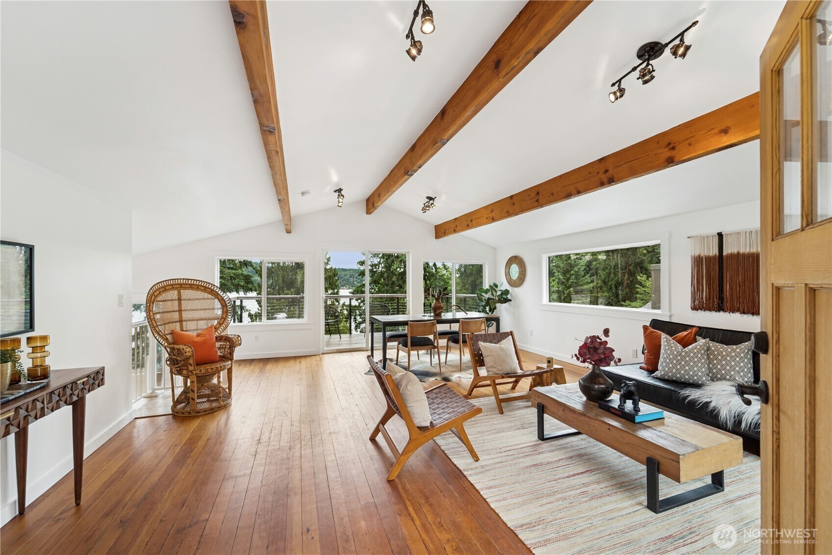 Property Photo:  13722  42nd Avenue NE  WA 98125 